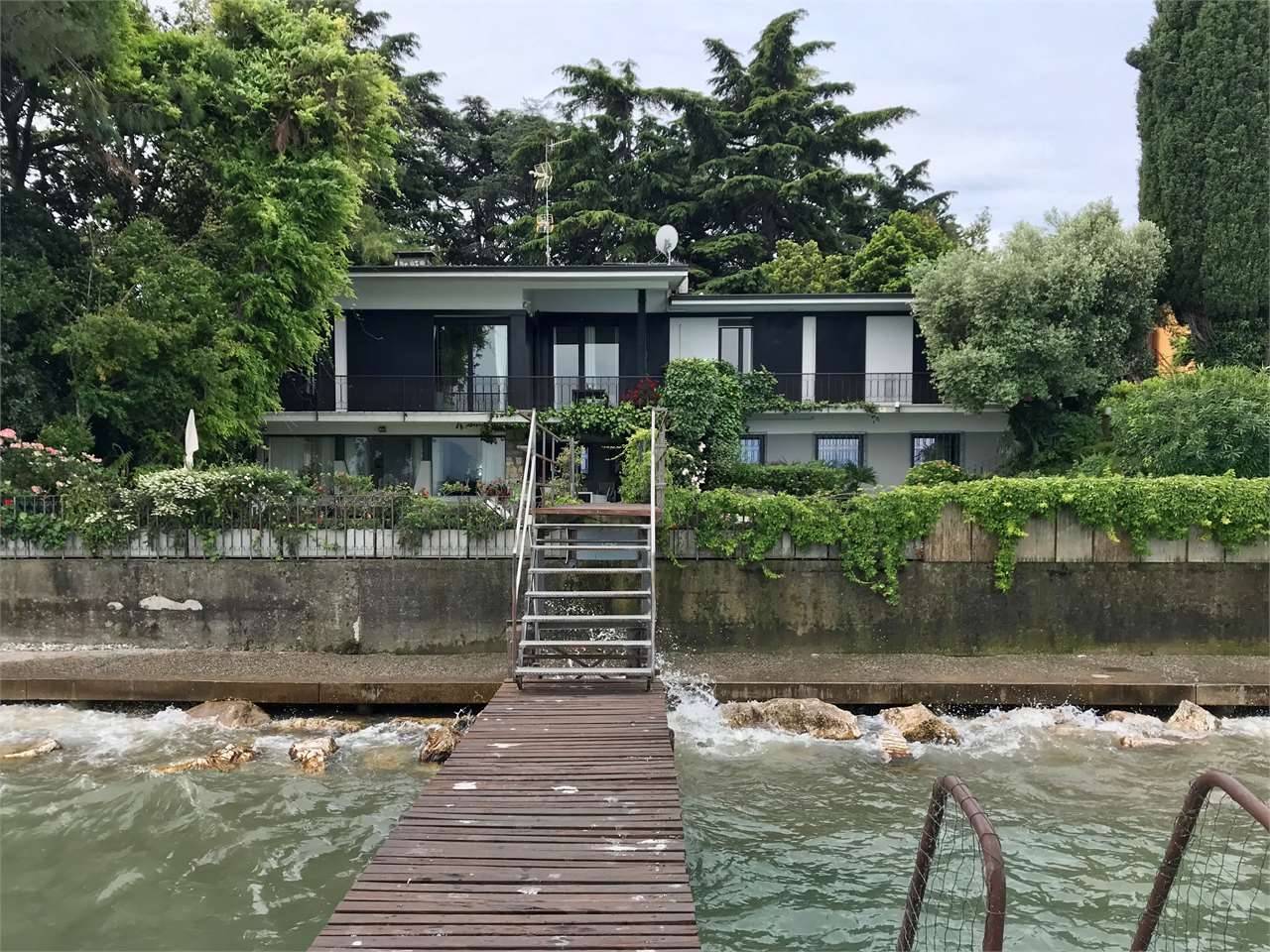 VILLA A LAGO 1