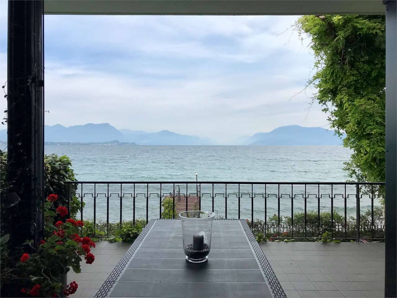 VILLA A LAGO 10