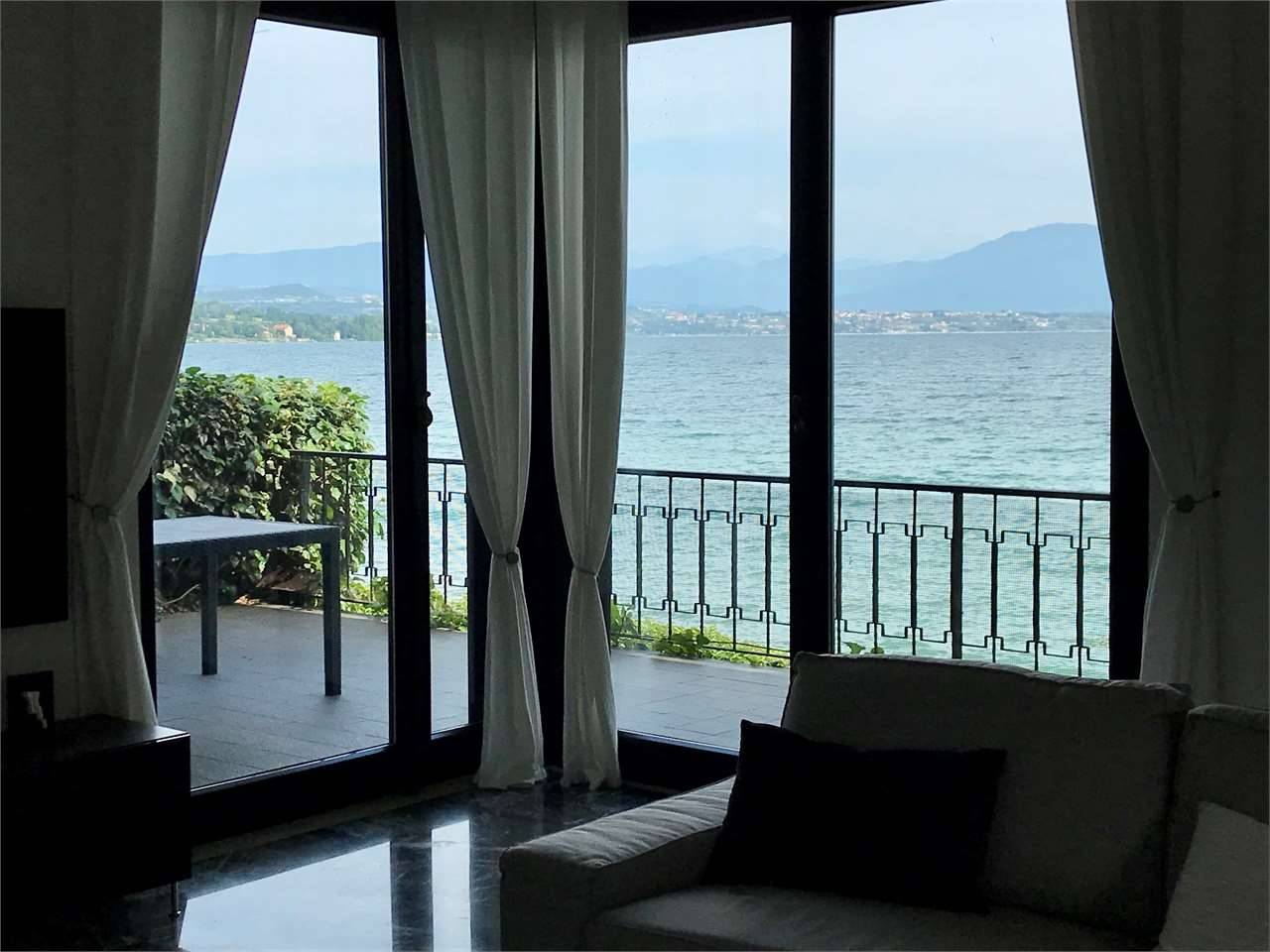VILLA A LAGO 11