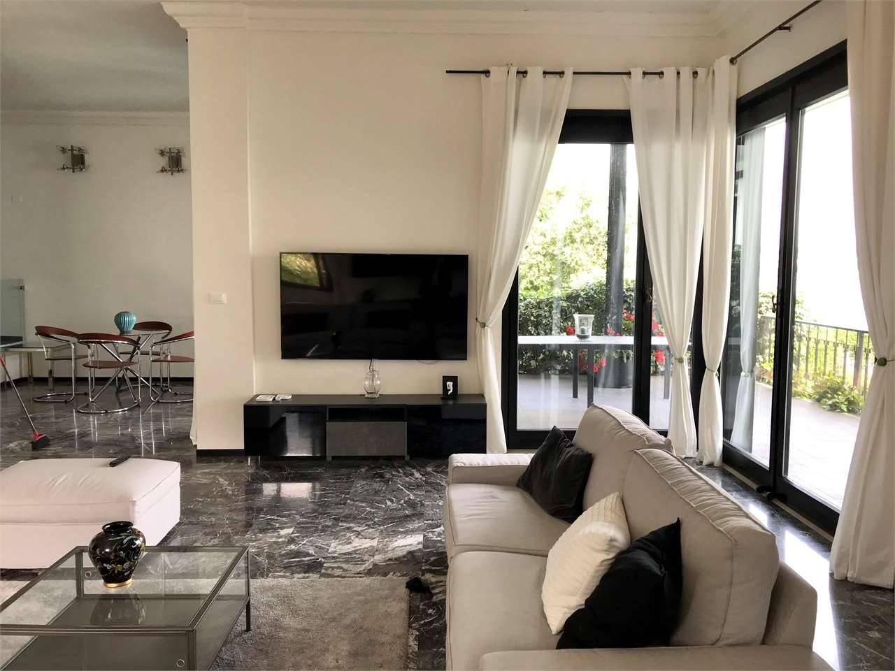 VILLA A LAGO 13