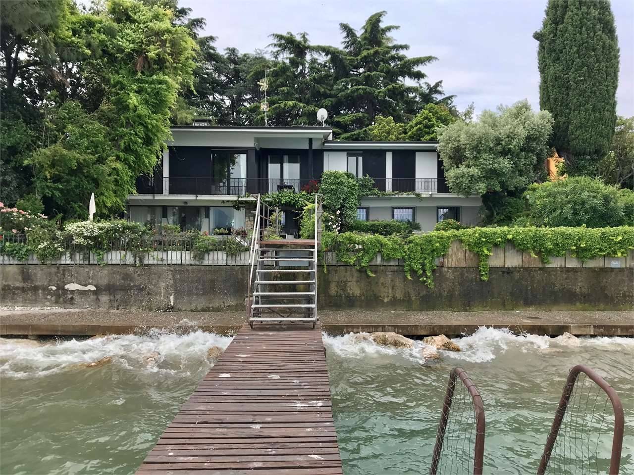 VILLA A LAGO 20
