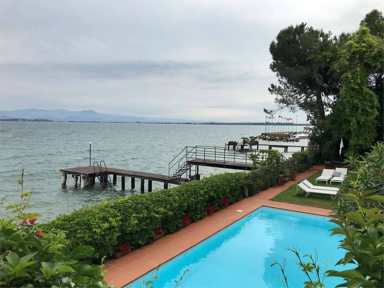 VILLA A LAGO 21