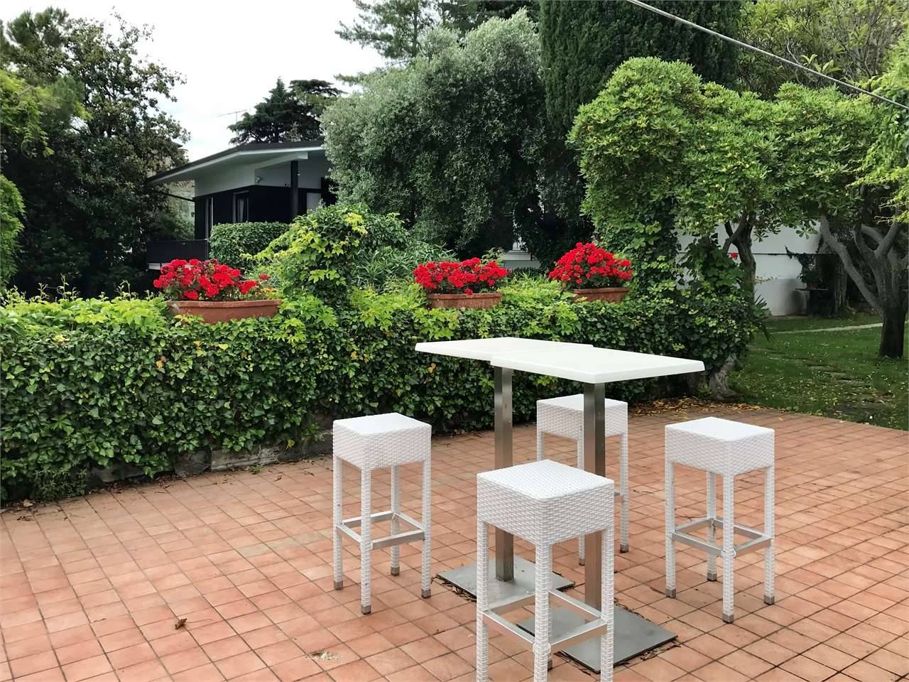 VILLA A LAGO 23