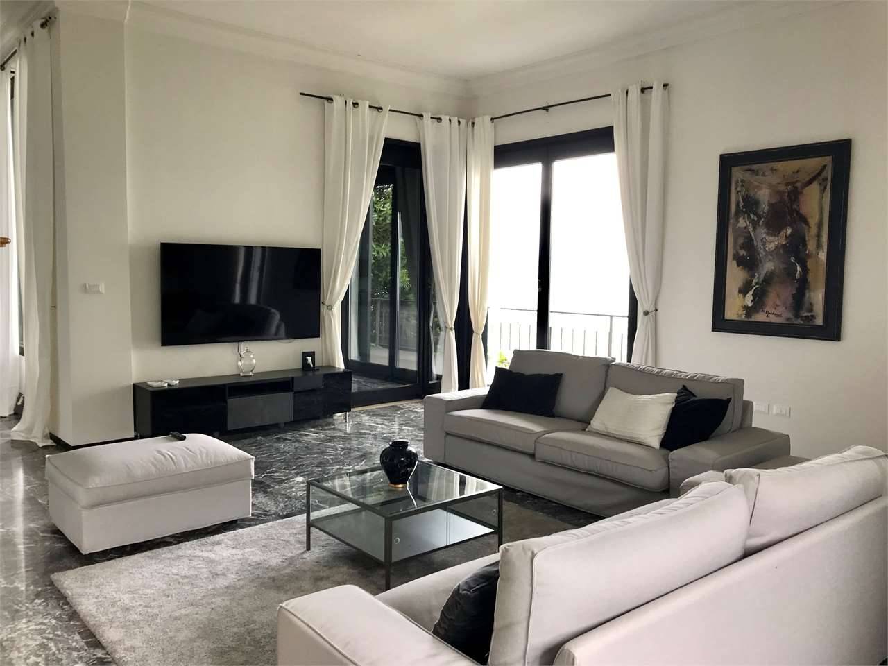 VILLA A LAGO 32