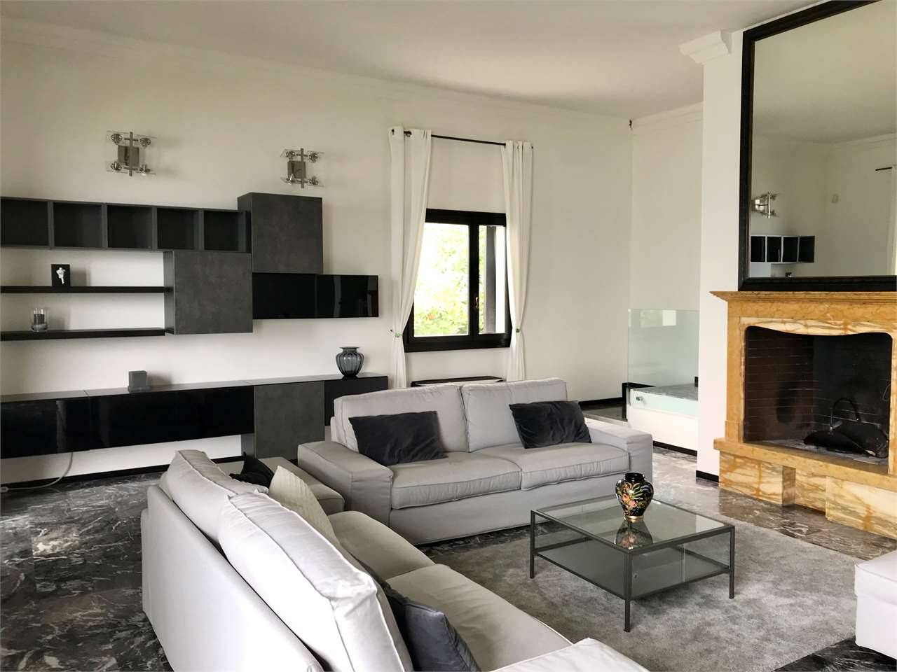 VILLA A LAGO 33
