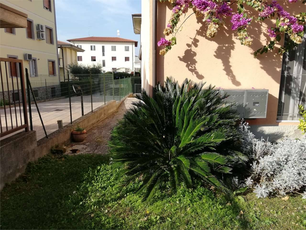 SPAZIO COMMERCIALE 17