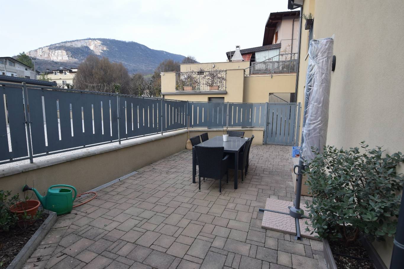 TRILOCALE CON TERRAZZO 16