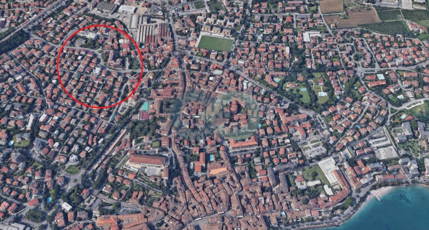SPAZIO COMMERCIALE 21