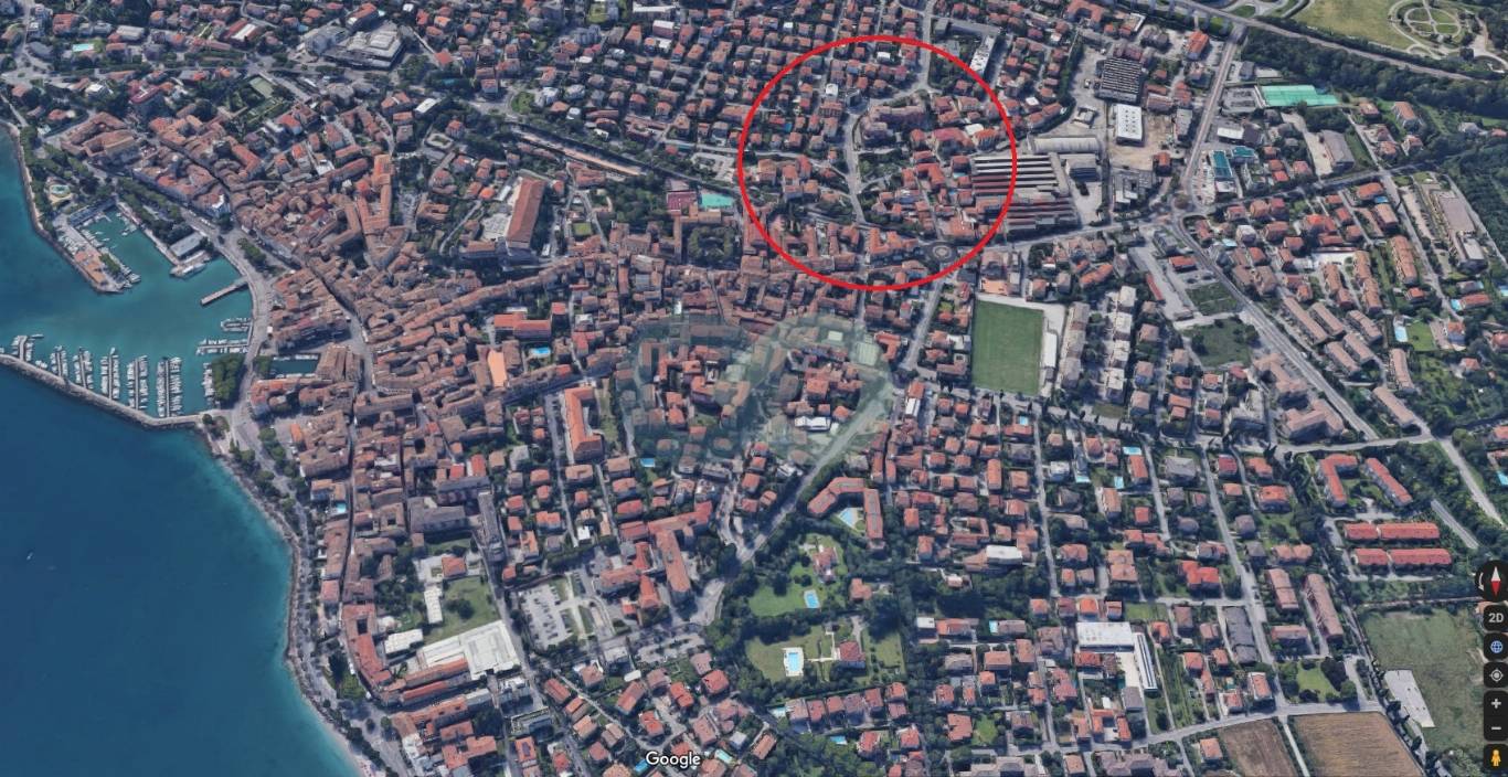SPAZIO COMMERCIALE 22