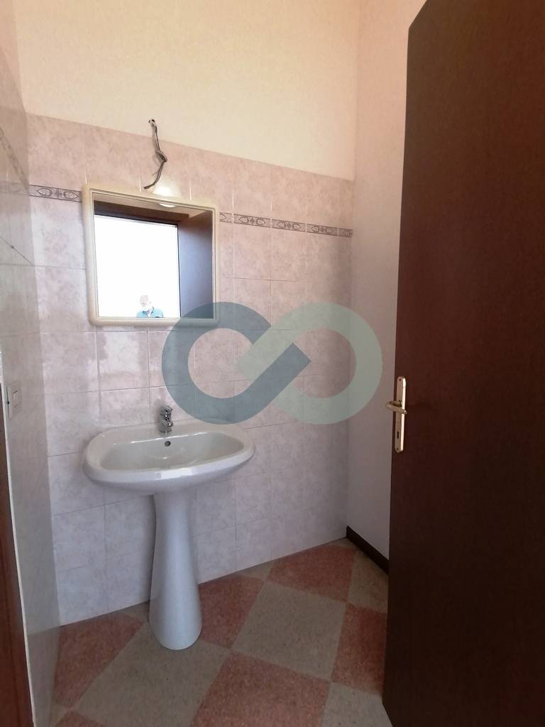 Negozio in piazza 10