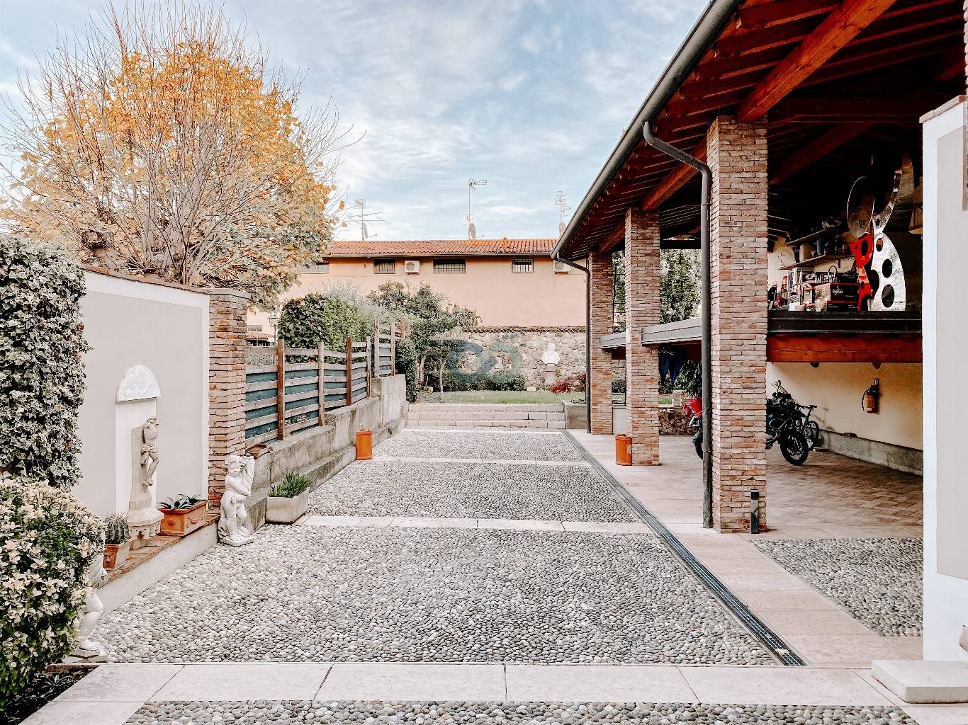 CASA INDIPENDENTE 49