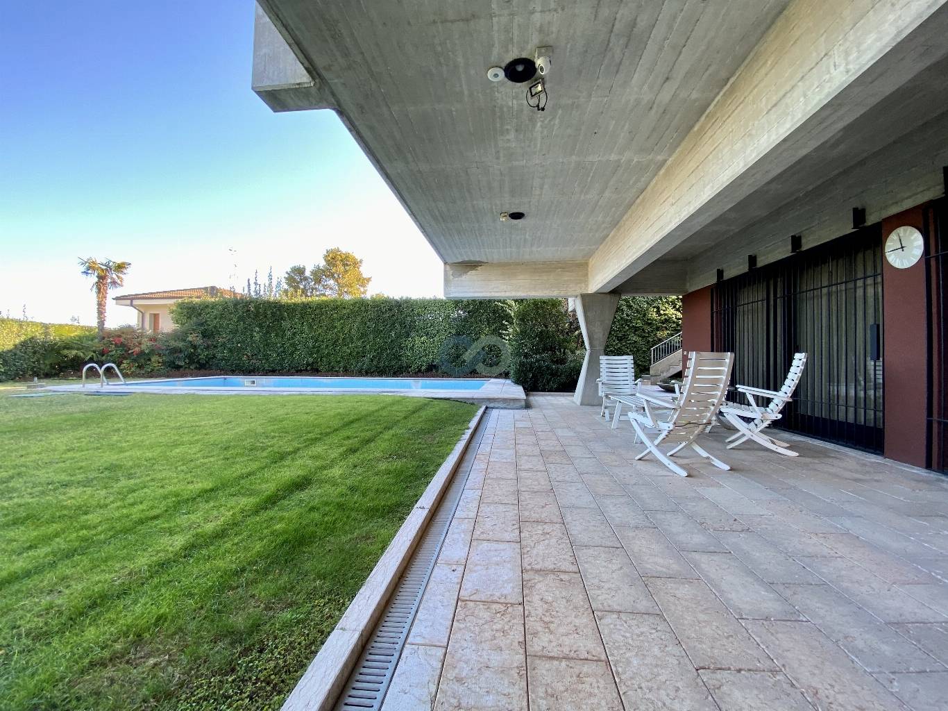 VILLA VISTA LAGO E PISCINA 2