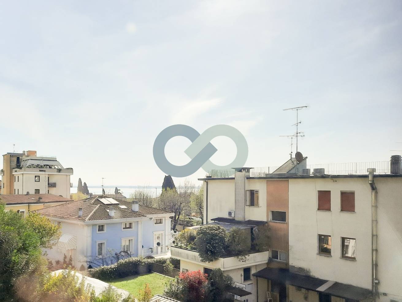 APPARTAMENTO IN BIFAMILIARE CON VISTA LAGO 20