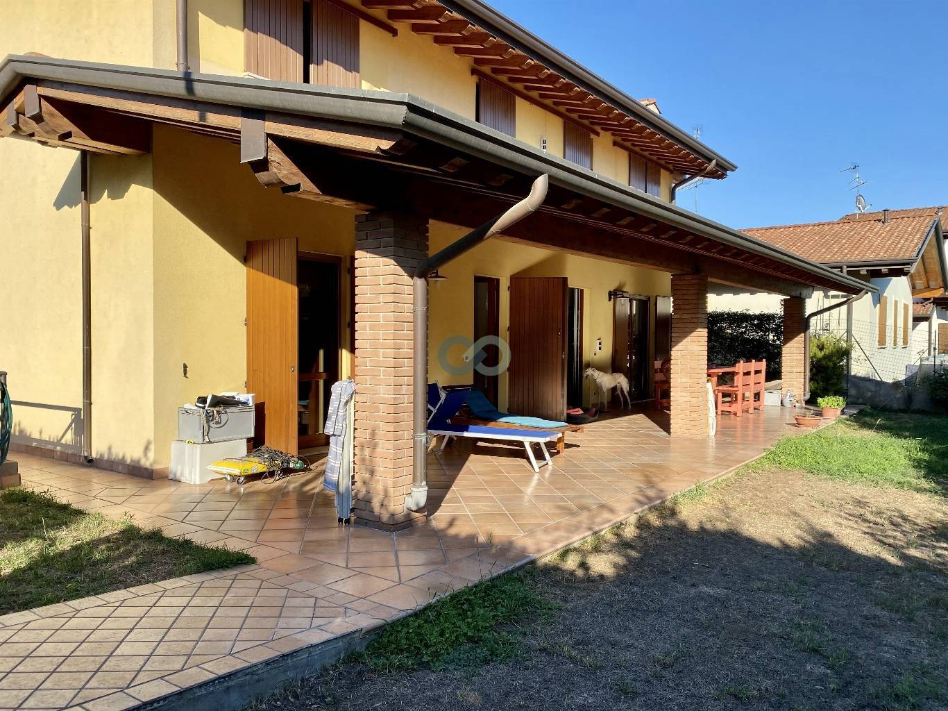 VILLA CON 2 UNITÀ 40
