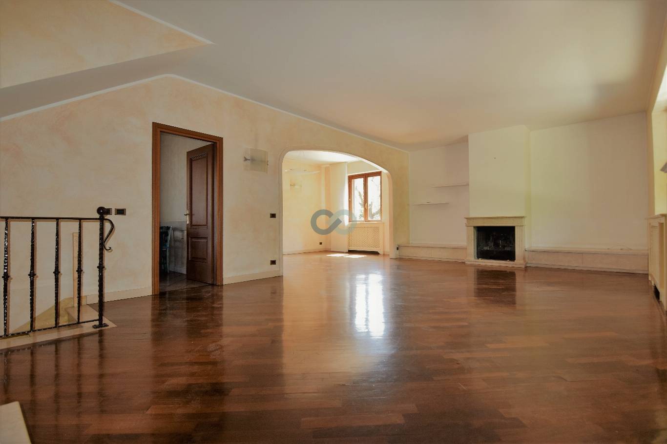 VILLA IN TRIFAMILIARE 2