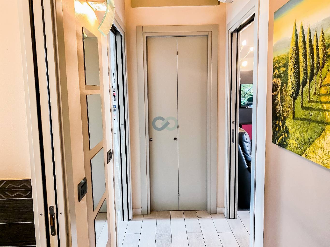 TRILOCALE CON LOGGIA PANORAMICA 12