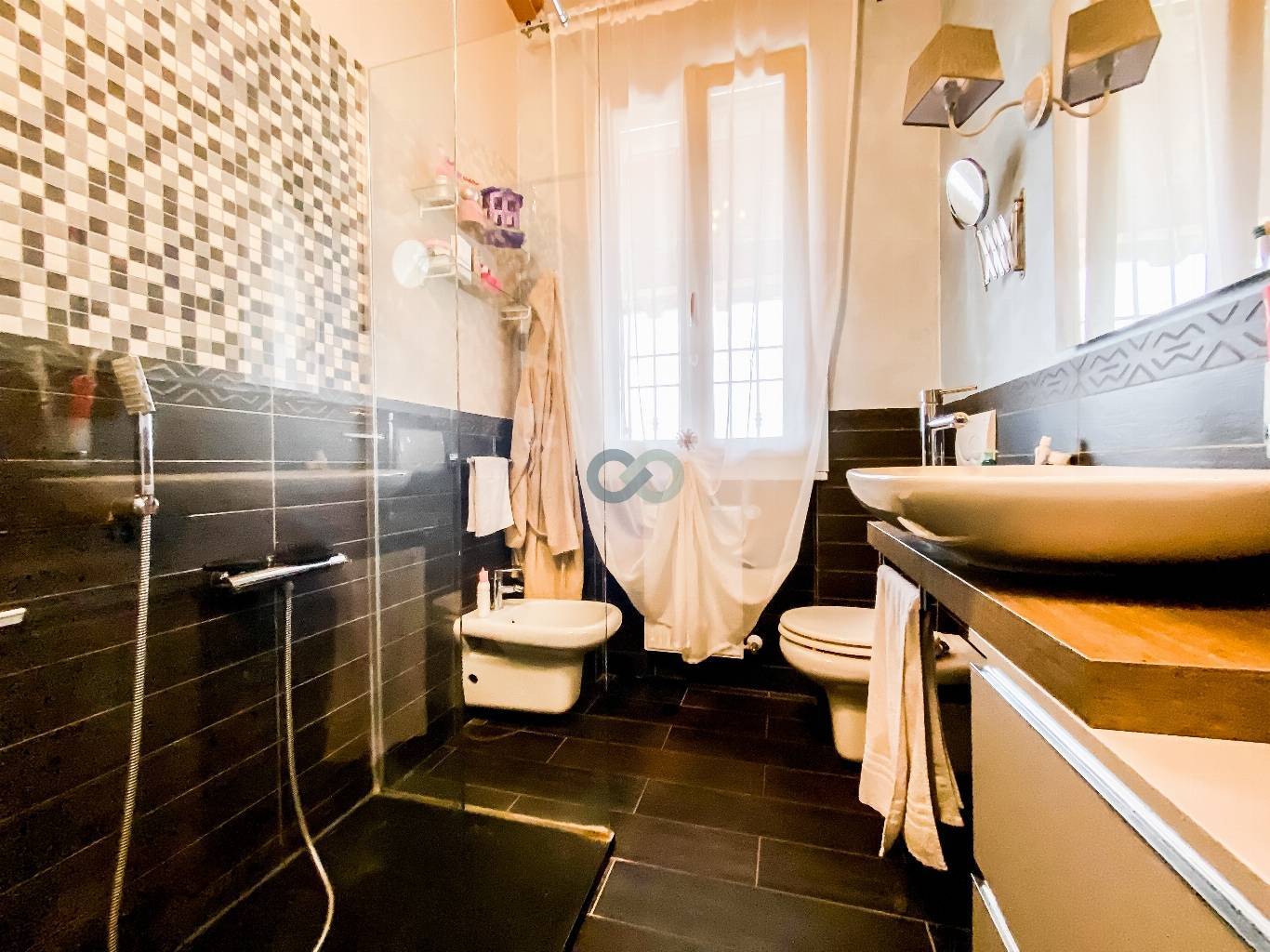 TRILOCALE CON LOGGIA PANORAMICA 19