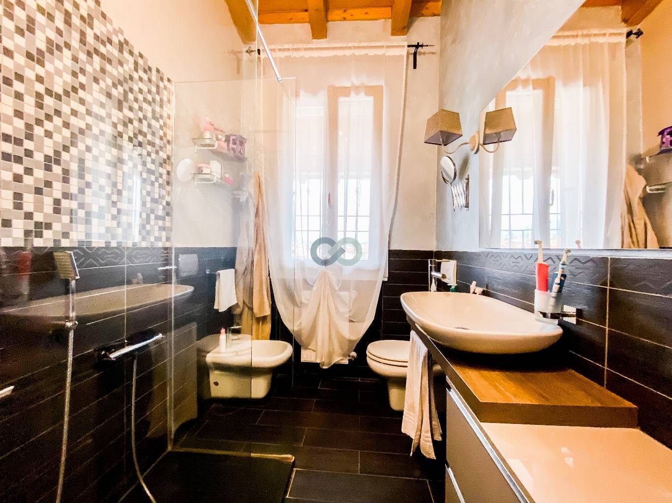 TRILOCALE CON LOGGIA PANORAMICA 18