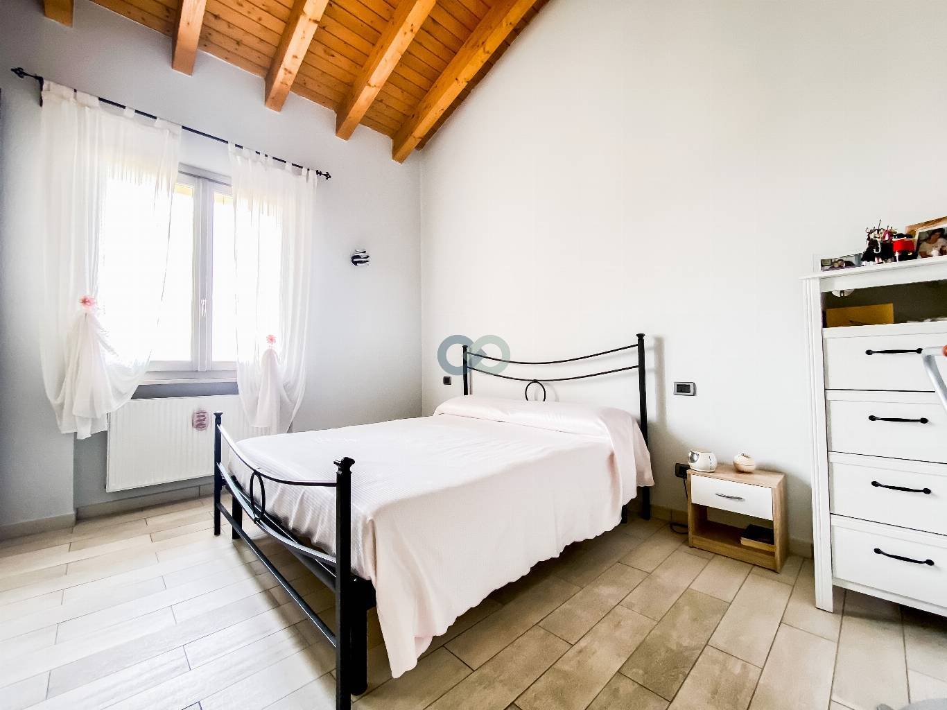 TRILOCALE CON LOGGIA PANORAMICA 16