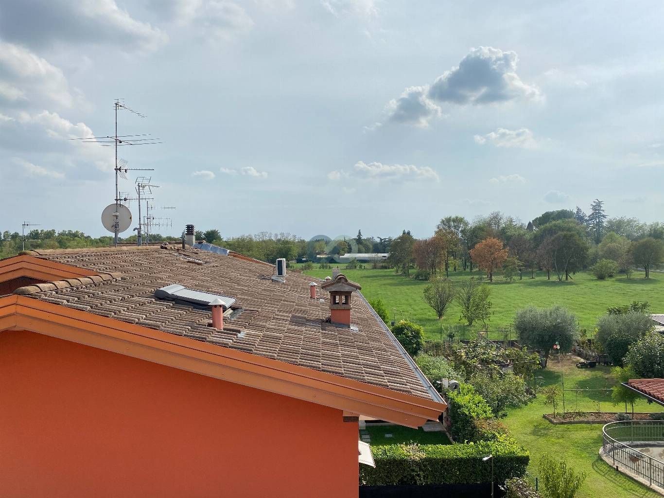 TRILOCALE CON LOGGIA PANORAMICA 21