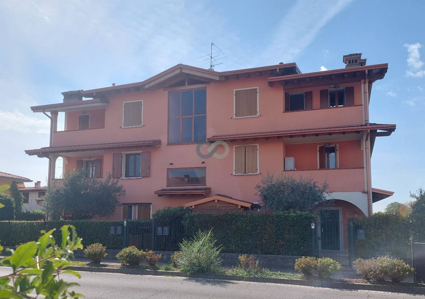 TRILOCALE CON LOGGIA PANORAMICA 22