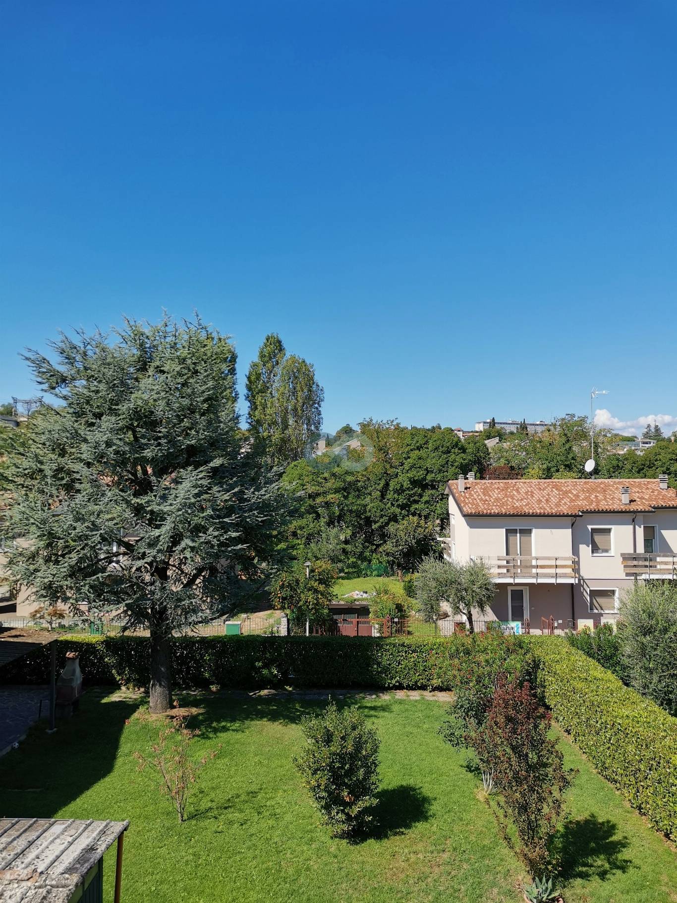 TRILOCALE IN AFFITTO 24