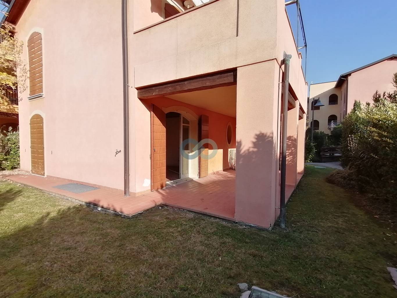 Quadrilocale con giardino 5