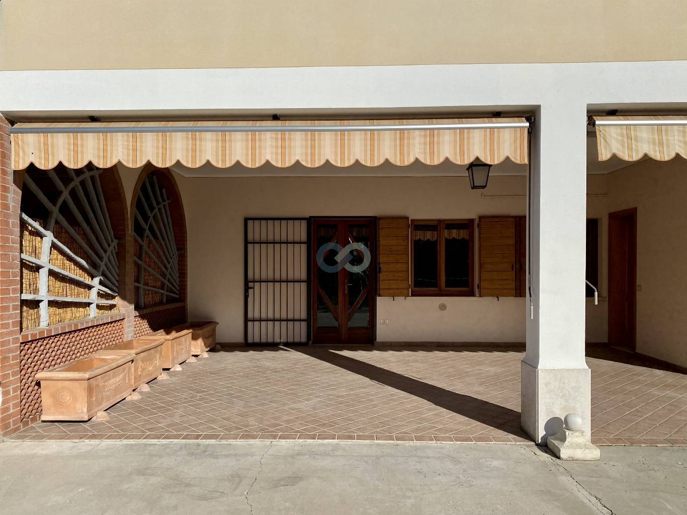 CASA IN CORTE CIELO TERRA 6