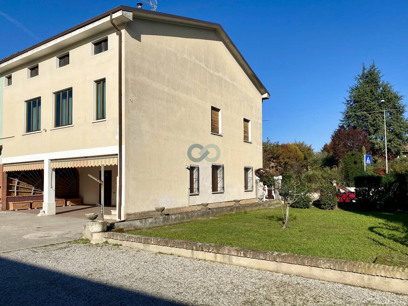 CASA IN CORTE CIELO TERRA 1