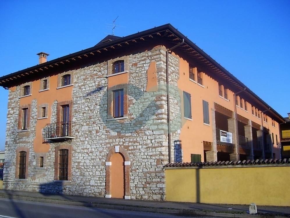 TRILOCALE CON AMPIA LOGGIA 1