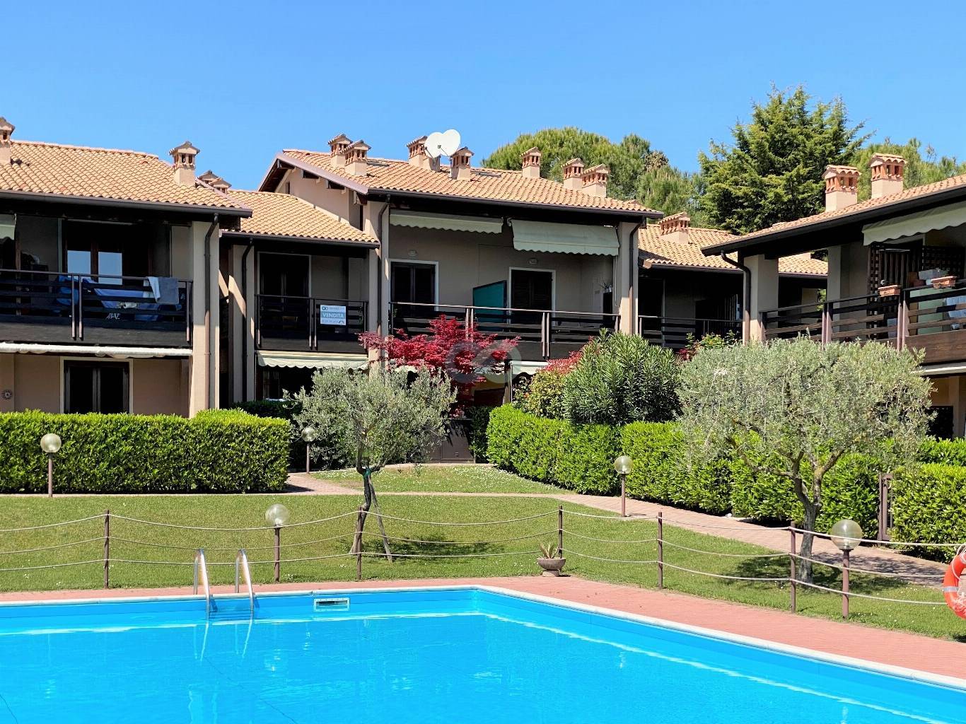 QUADRILOCALE VISTA LAGO 42