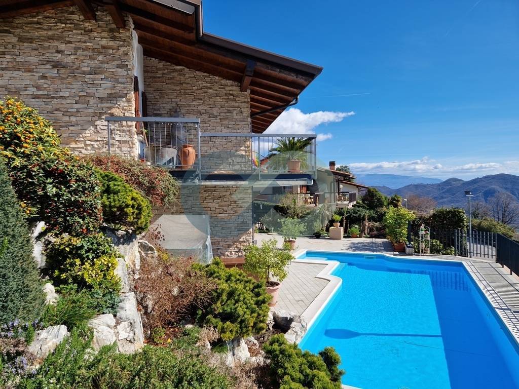 Villa con piscina e vista lago 6