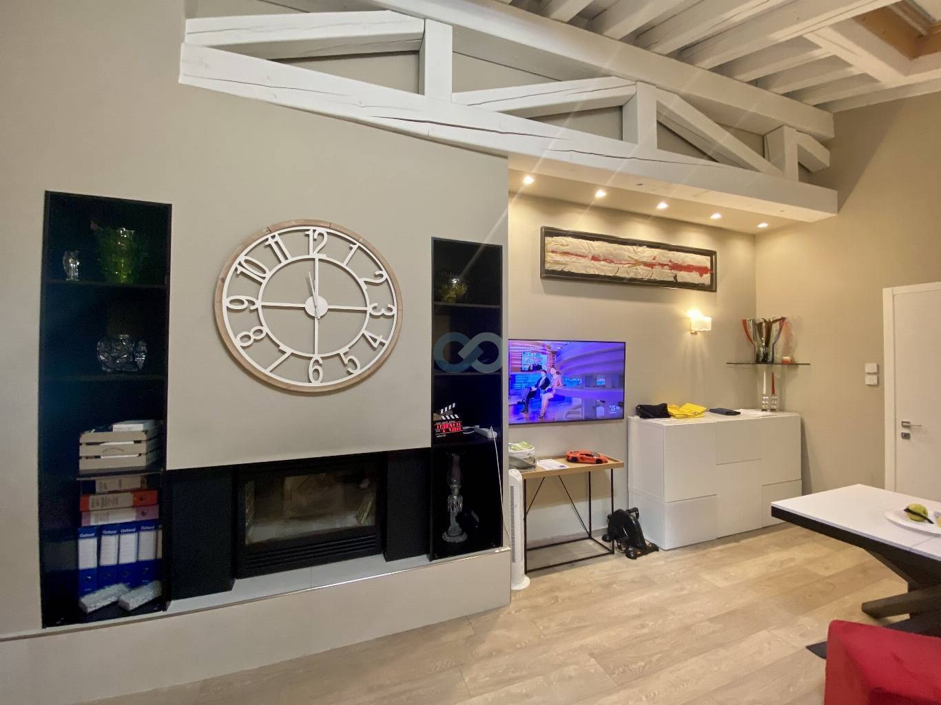 TRILOCALE TRAVI A VISTA 8