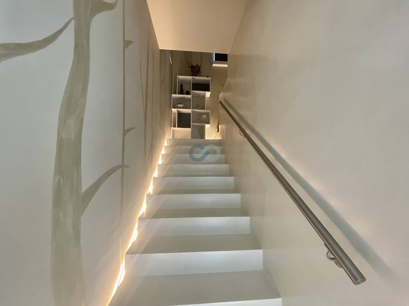 TRILOCALE TRAVI A VISTA 24