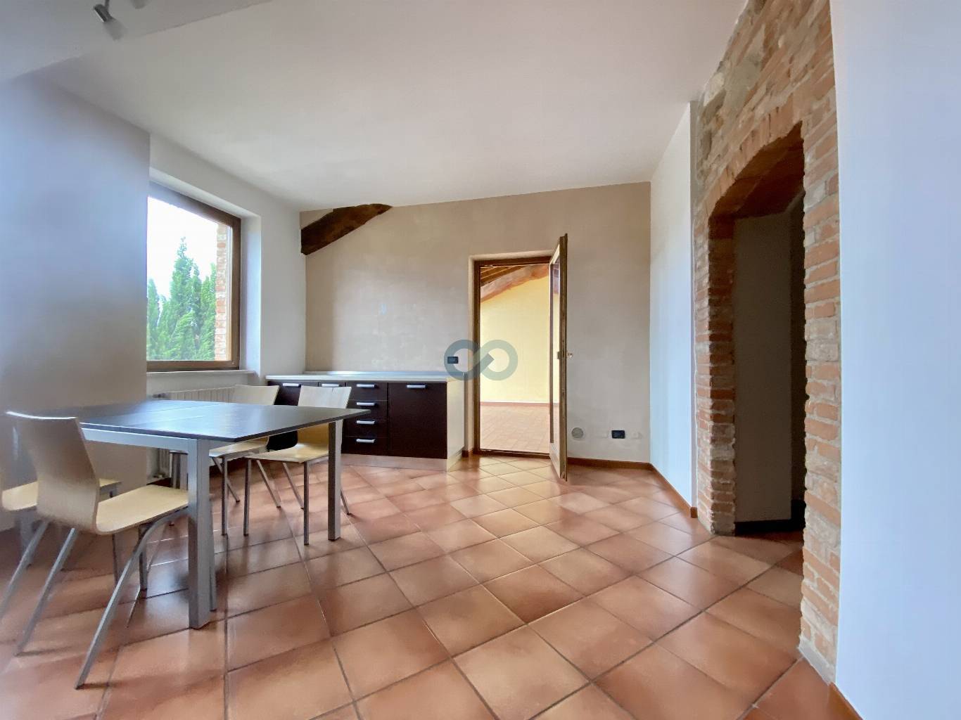 QUADRILOCALE CON GRANDE LOGGIA 3