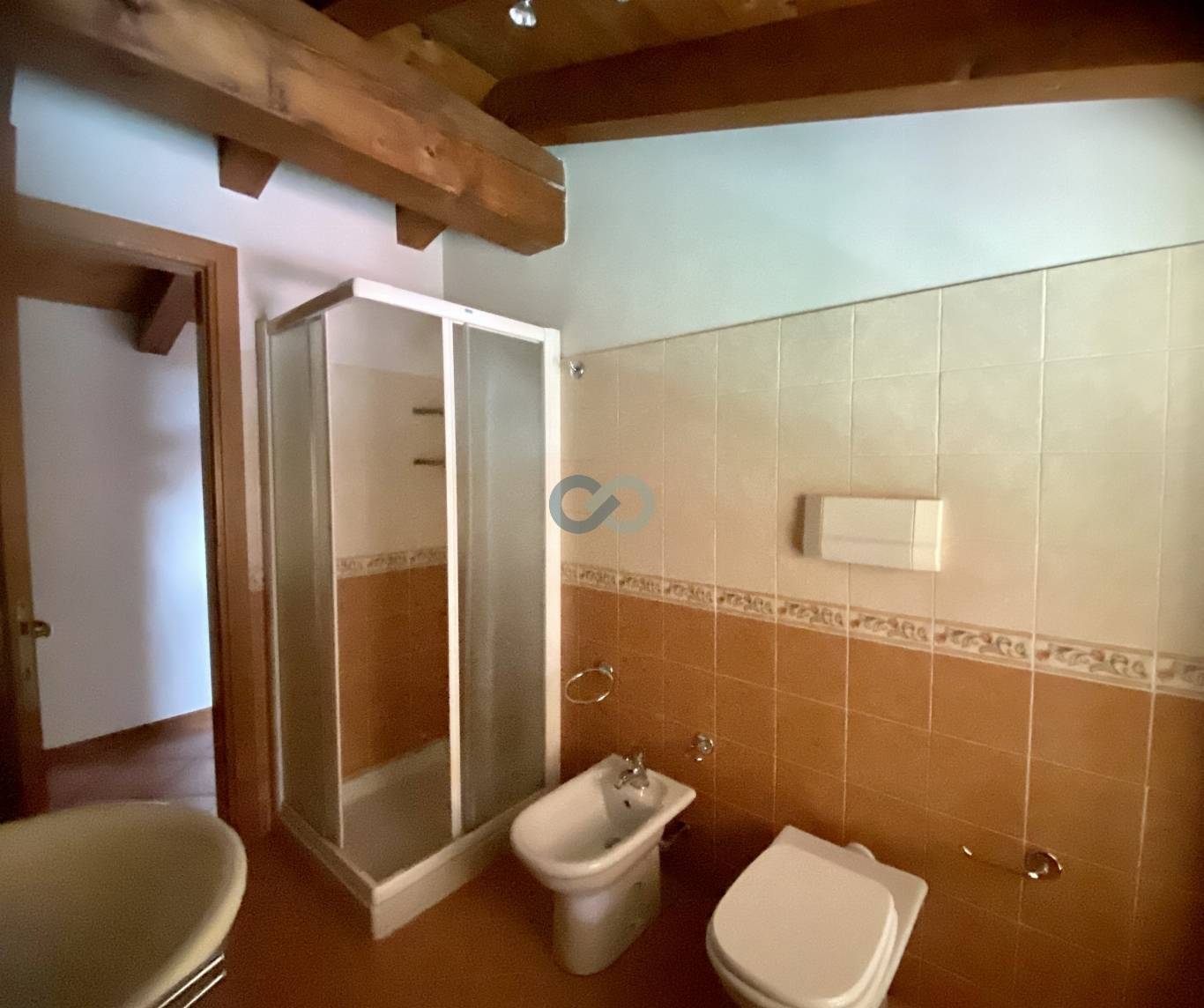 QUADRILOCALE CON GRANDE LOGGIA 11