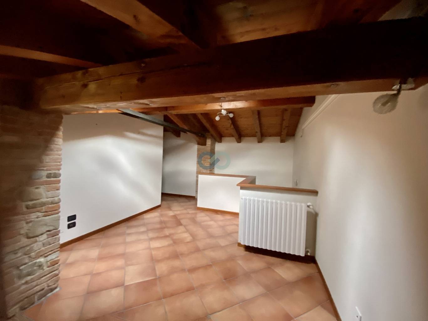 QUADRILOCALE CON GRANDE LOGGIA 12