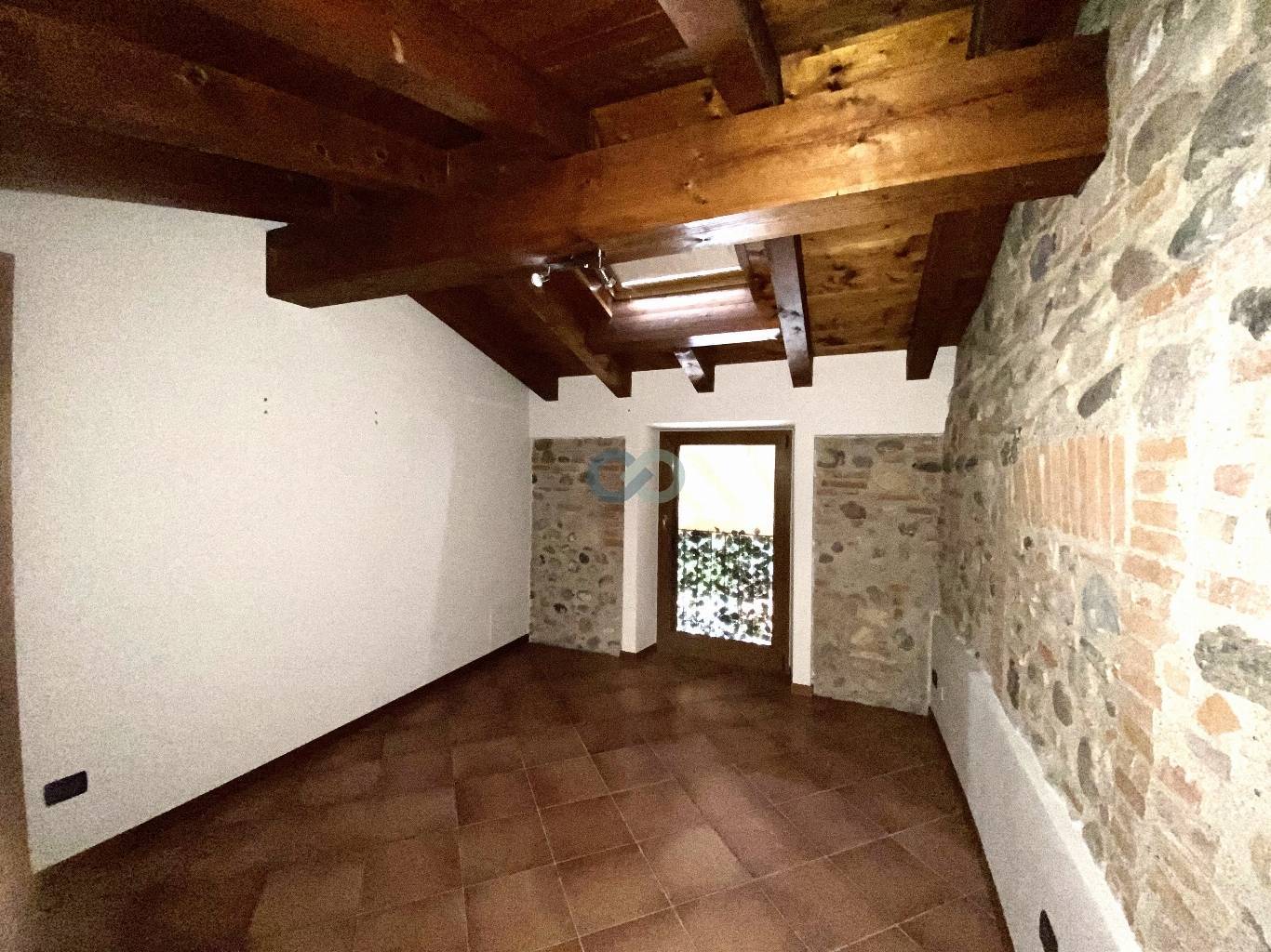 QUADRILOCALE CON GRANDE LOGGIA 15