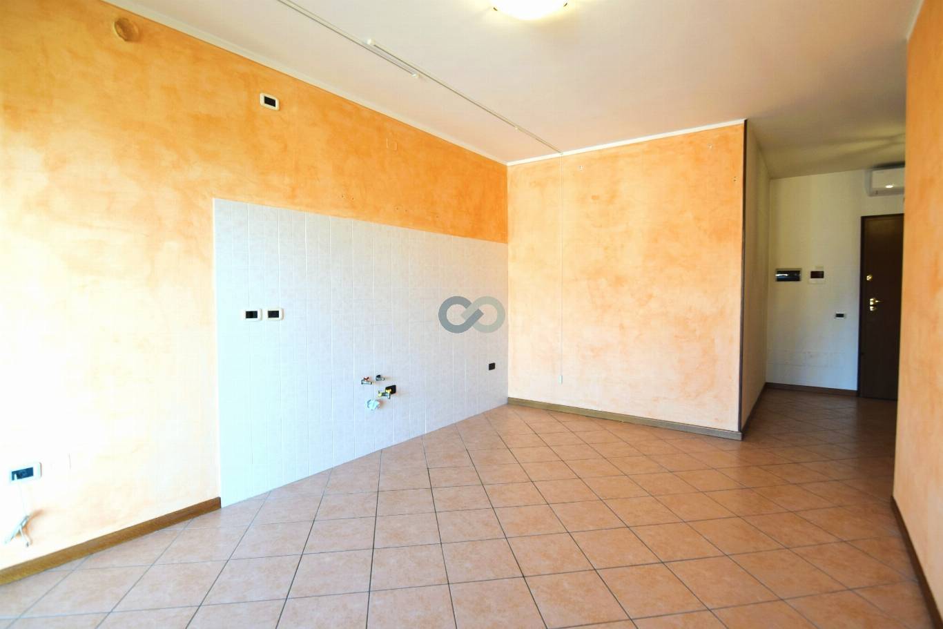 TRILOCALE CON AMPIO TERRAZZO 10