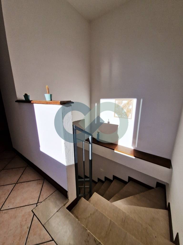 AMPIO BILOCALE CON INGRESSO INDIPENDENTE 13