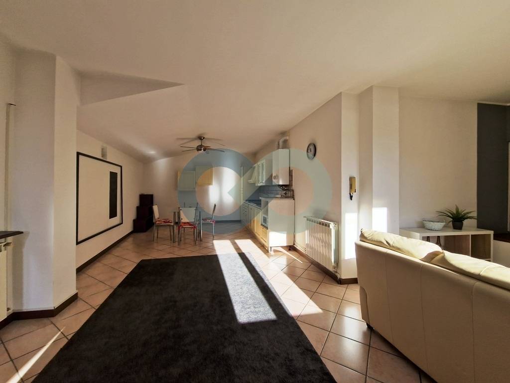 AMPIO BILOCALE CON INGRESSO INDIPENDENTE 5