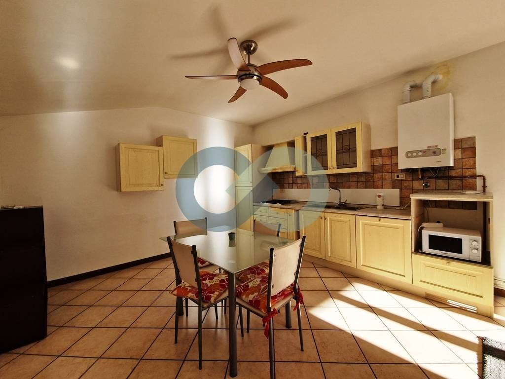 AMPIO BILOCALE CON INGRESSO INDIPENDENTE 7