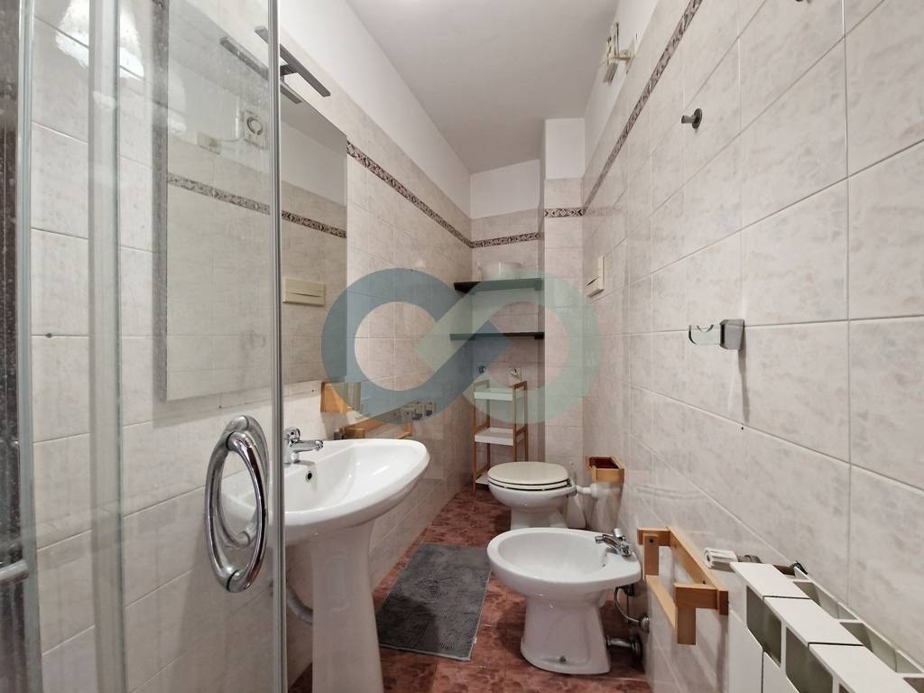 AMPIO BILOCALE CON INGRESSO INDIPENDENTE 14