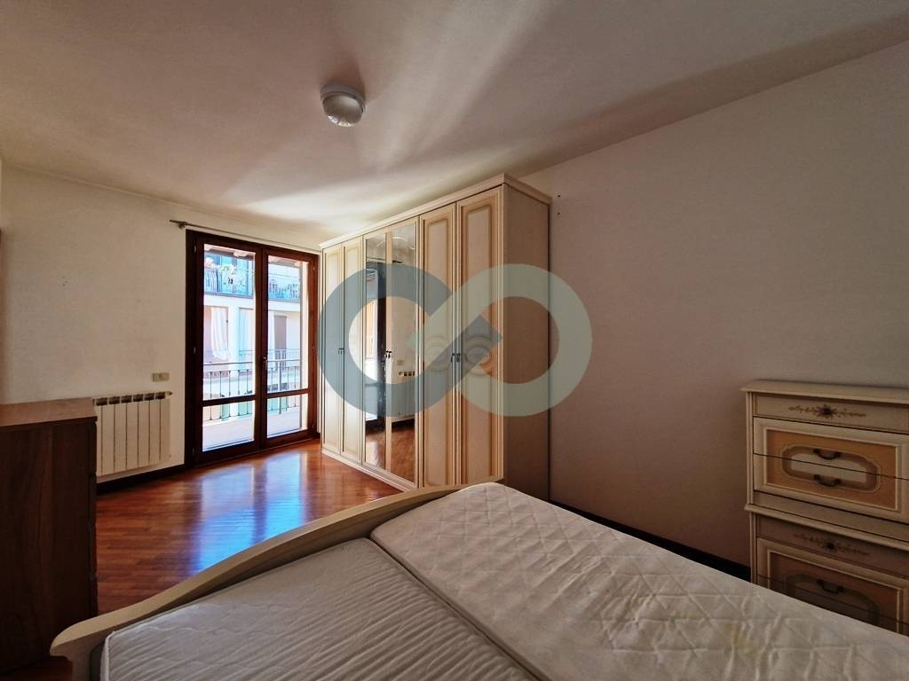 AMPIO BILOCALE CON INGRESSO INDIPENDENTE 11