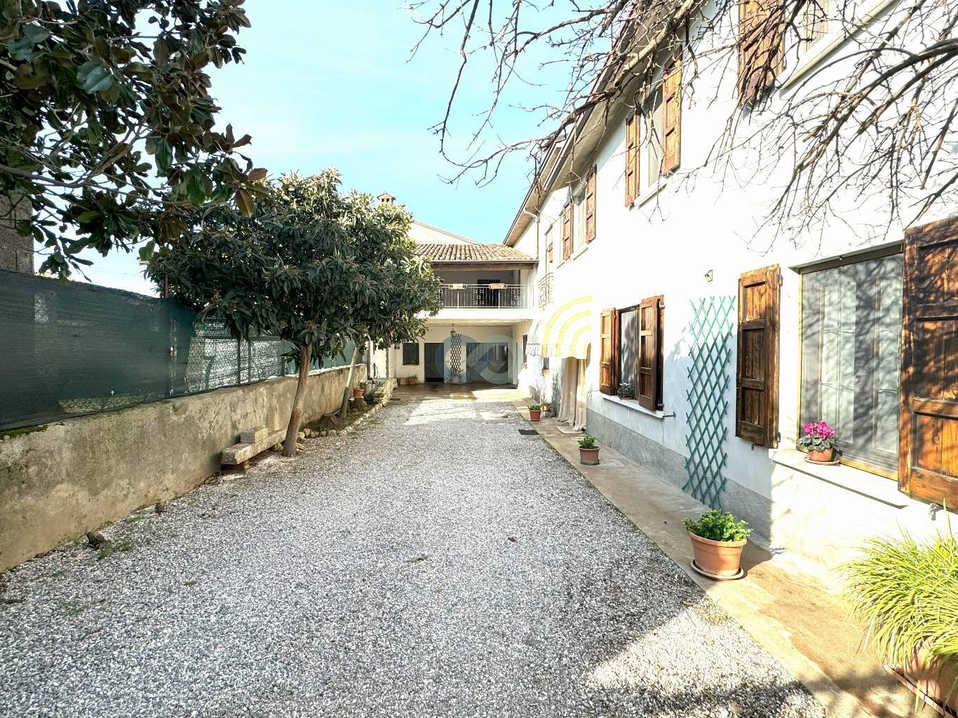 RUSTICO CON TERRENO 1