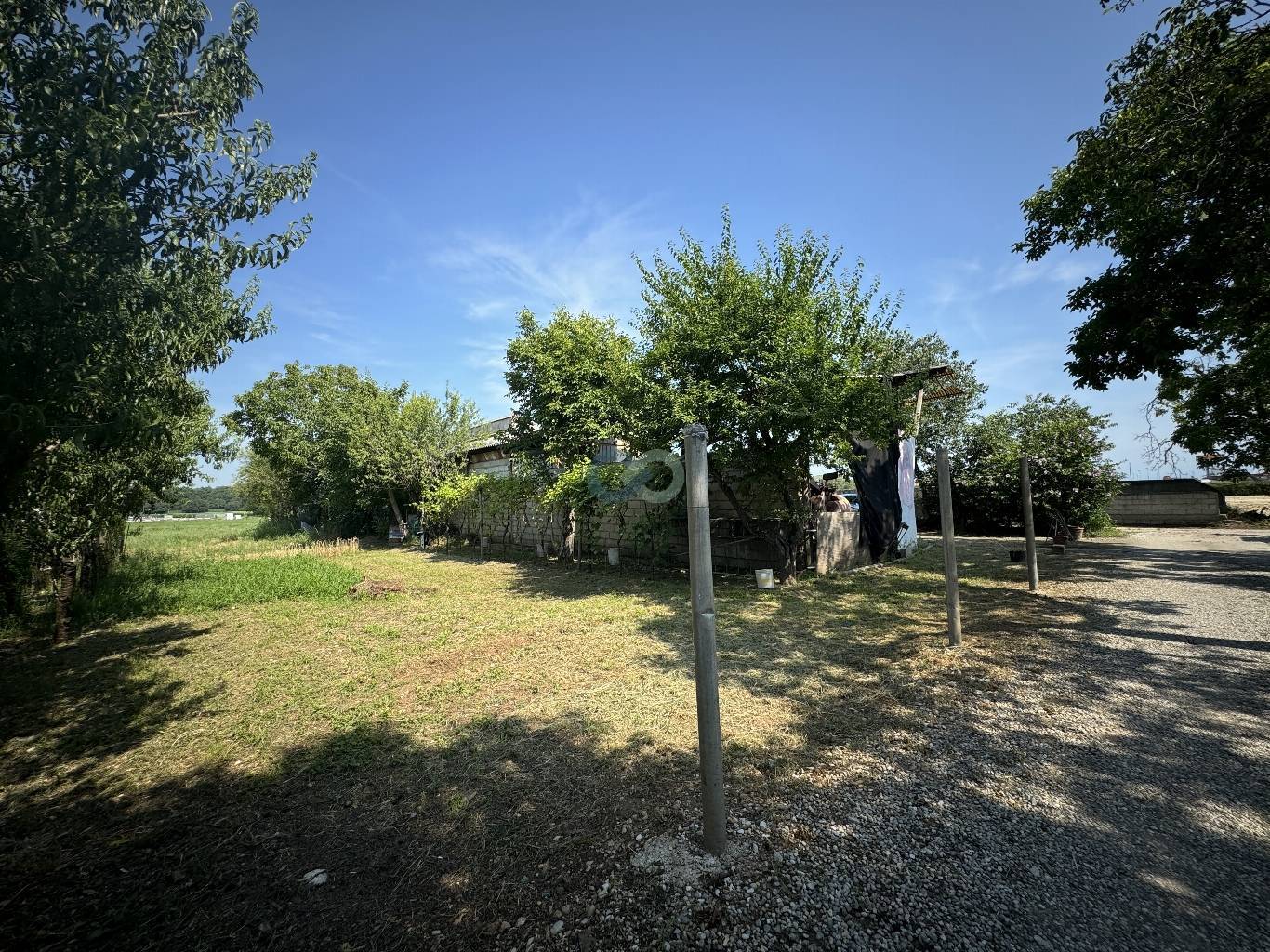 Edificio rurale e terreni agricoli 1