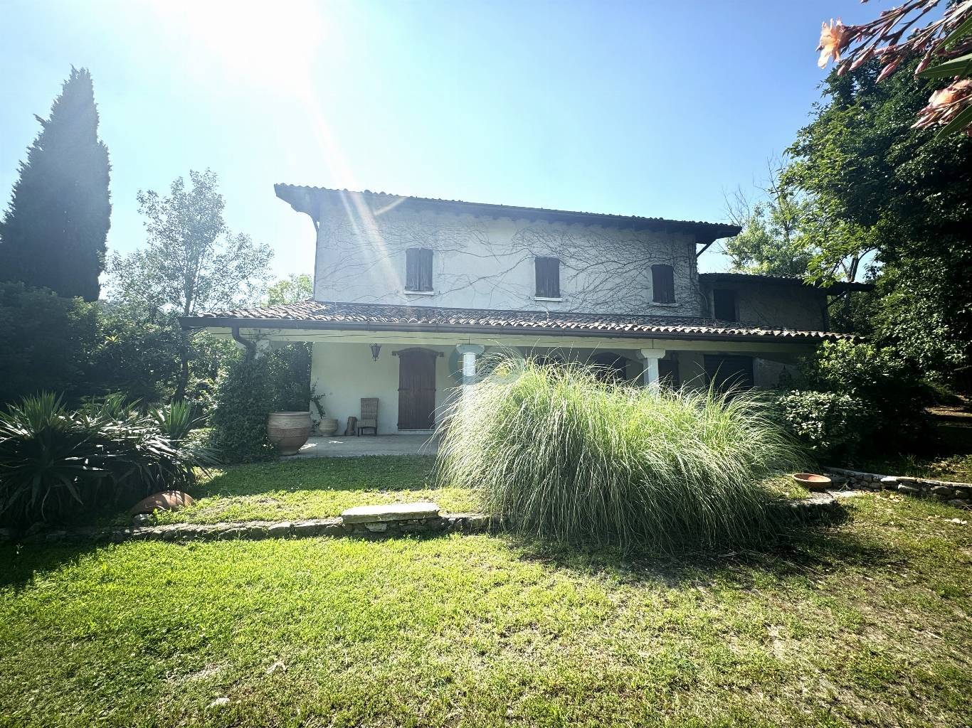 AFFASCINANTE CASOLARE DI CAMPAGNA CON CAMPO DI ULIVI 9