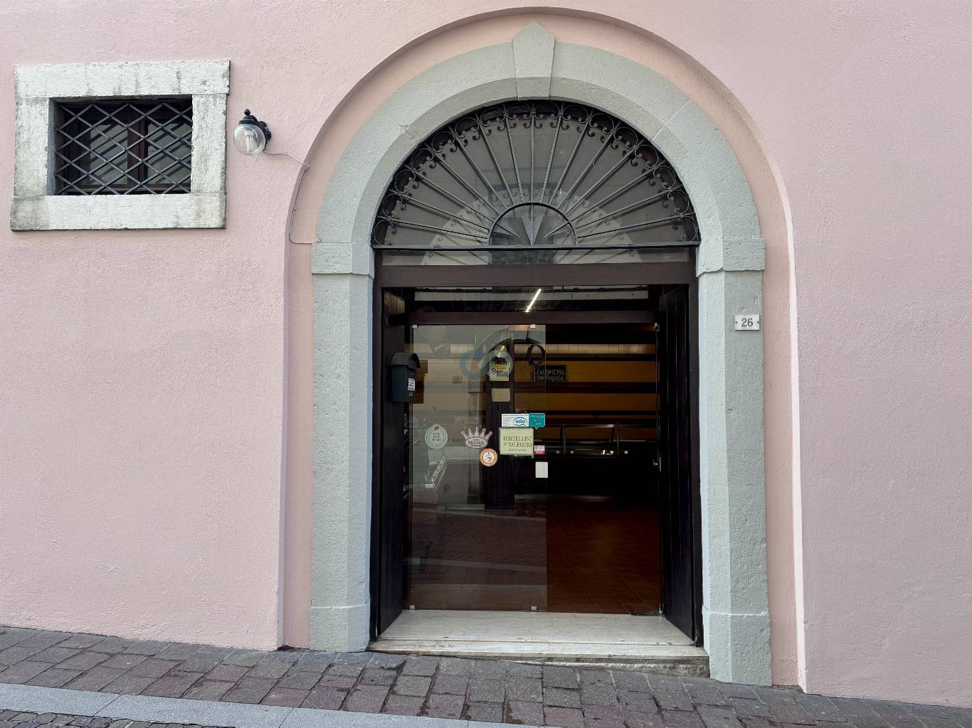 NEGOZIO IN CENTRO 6