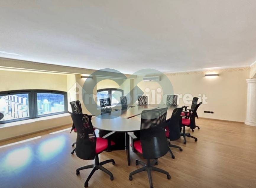 Ufficio con Soppalco 13