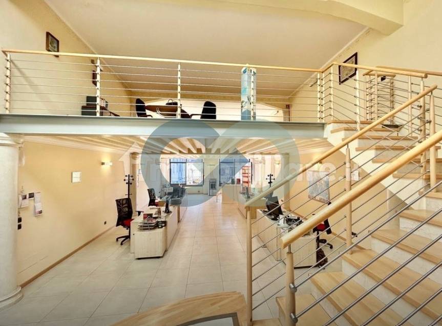 Ufficio con Soppalco 10